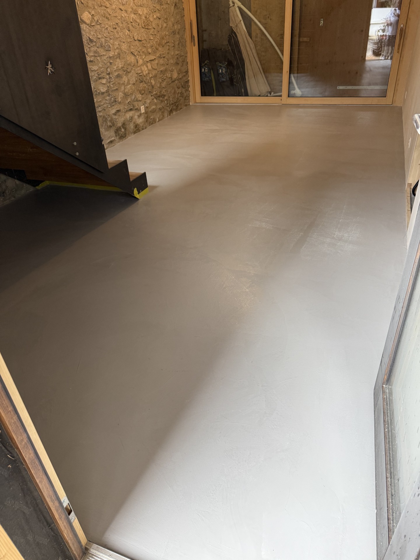 Béton ciré Vaud – réalisation 2 chantier Suisse romande